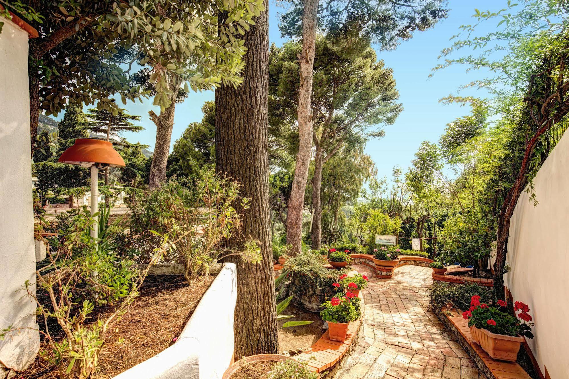 Hotel Casa Caprile Анакапри Екстериор снимка