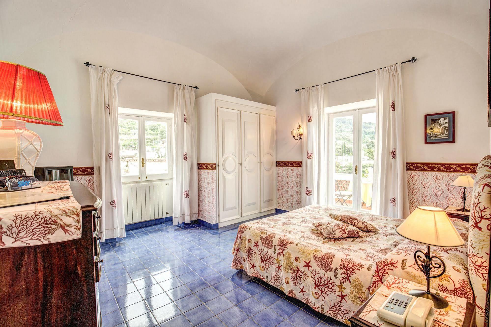 Hotel Casa Caprile Анакапри Екстериор снимка