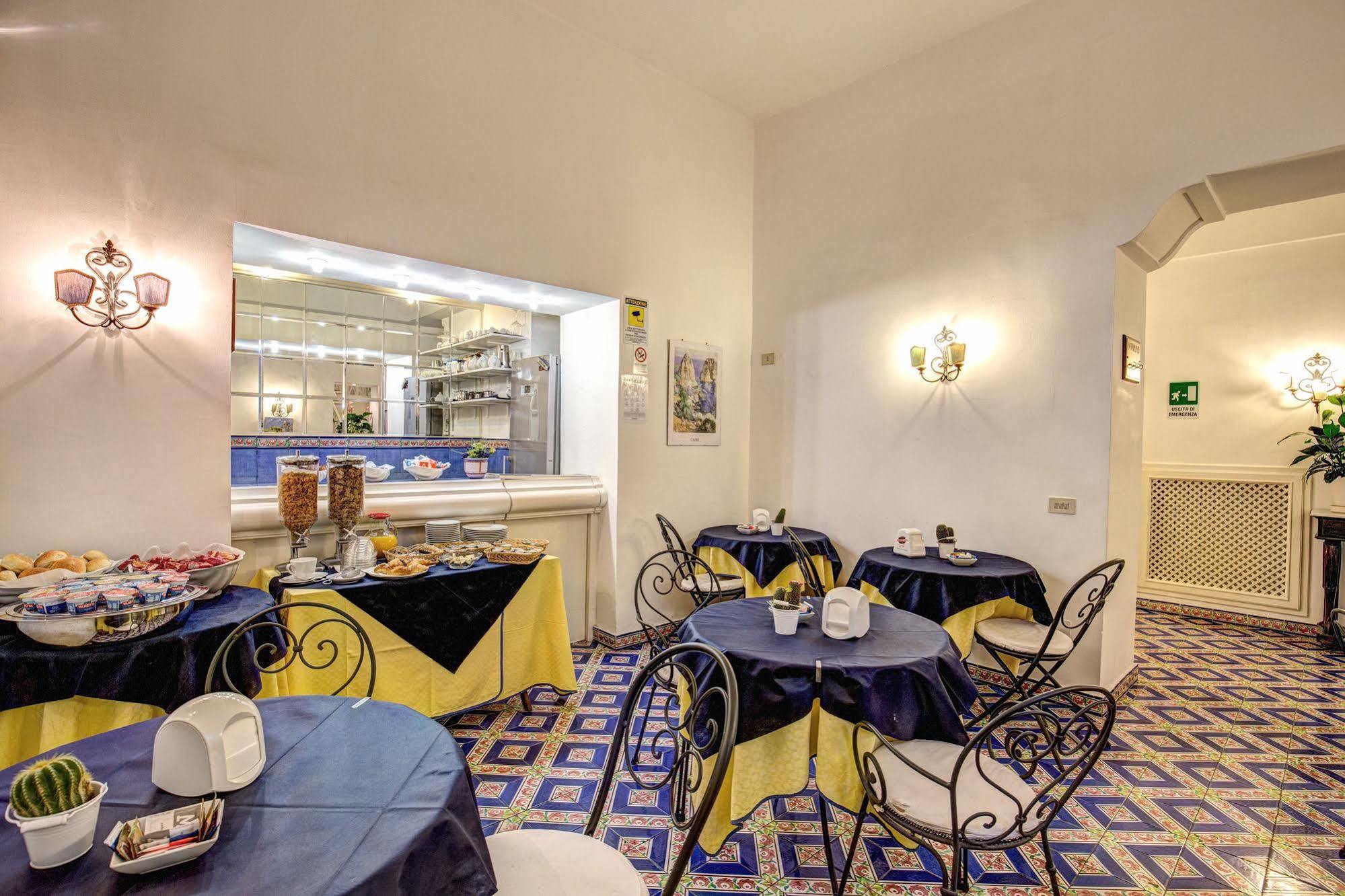 Hotel Casa Caprile Анакапри Стая снимка