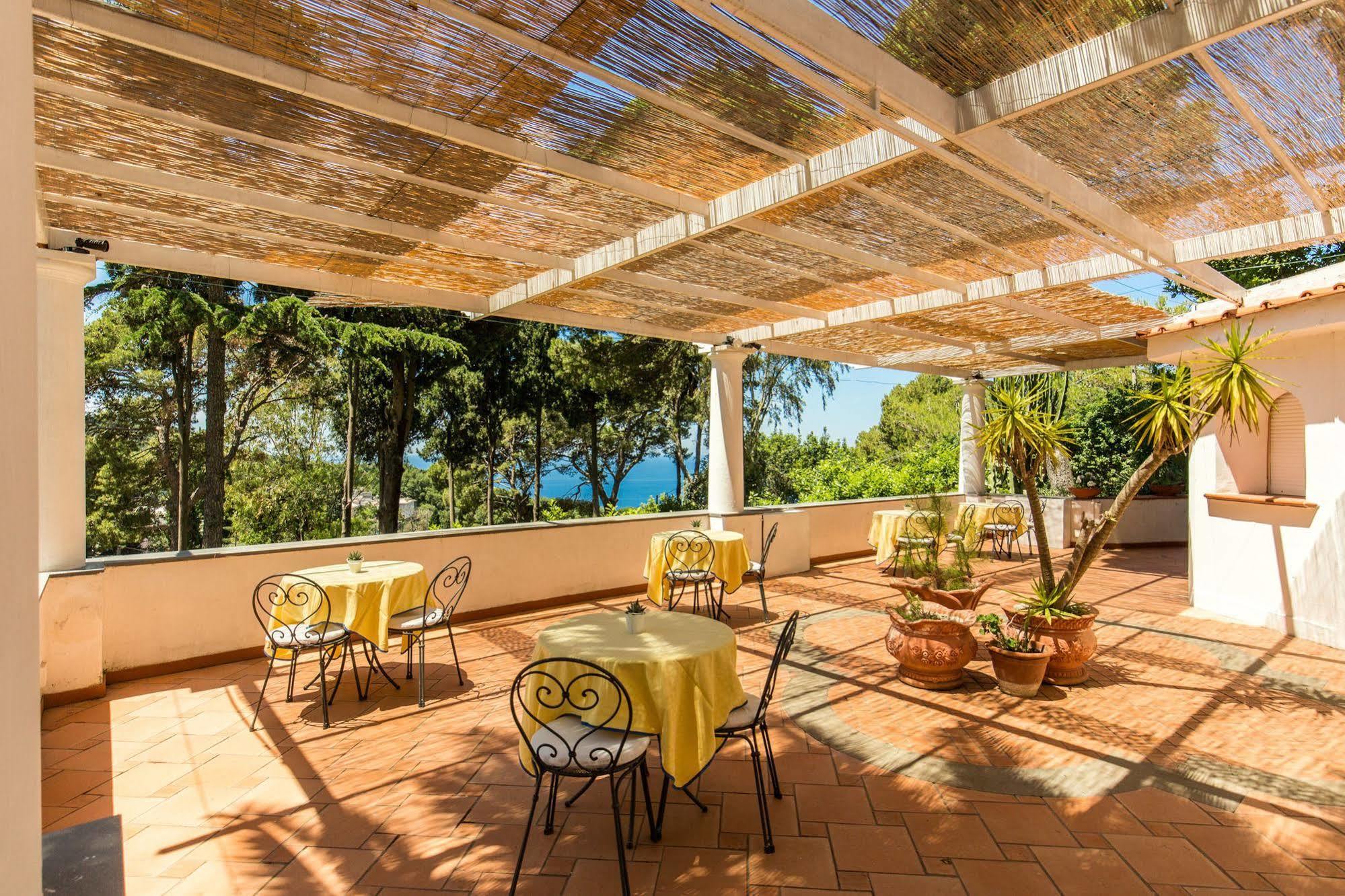 Hotel Casa Caprile Анакапри Екстериор снимка